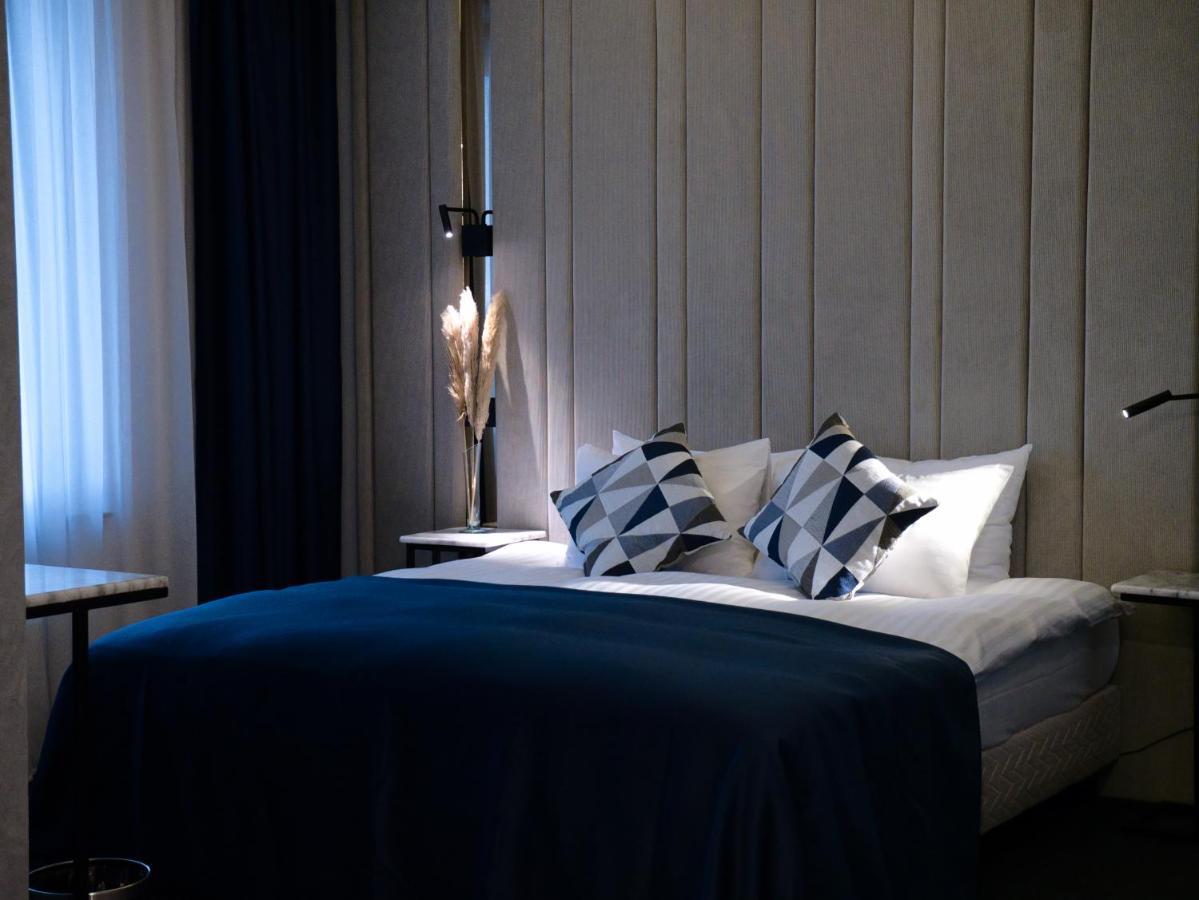 Union Plaza 4*