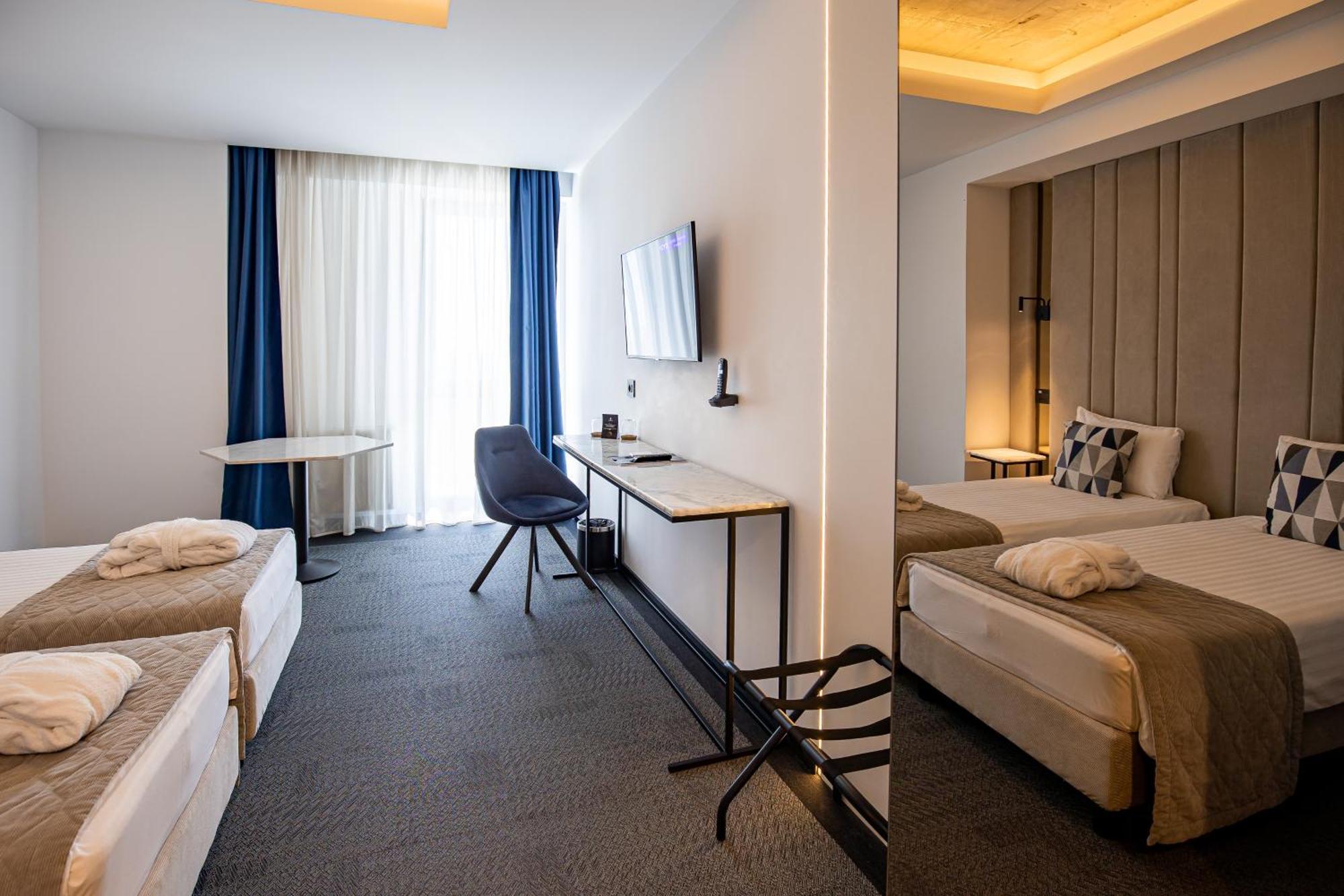 Union Plaza Hotel 4*