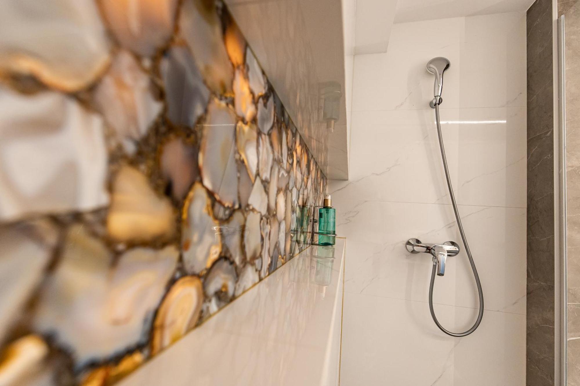 Union Plaza Hotel 4*