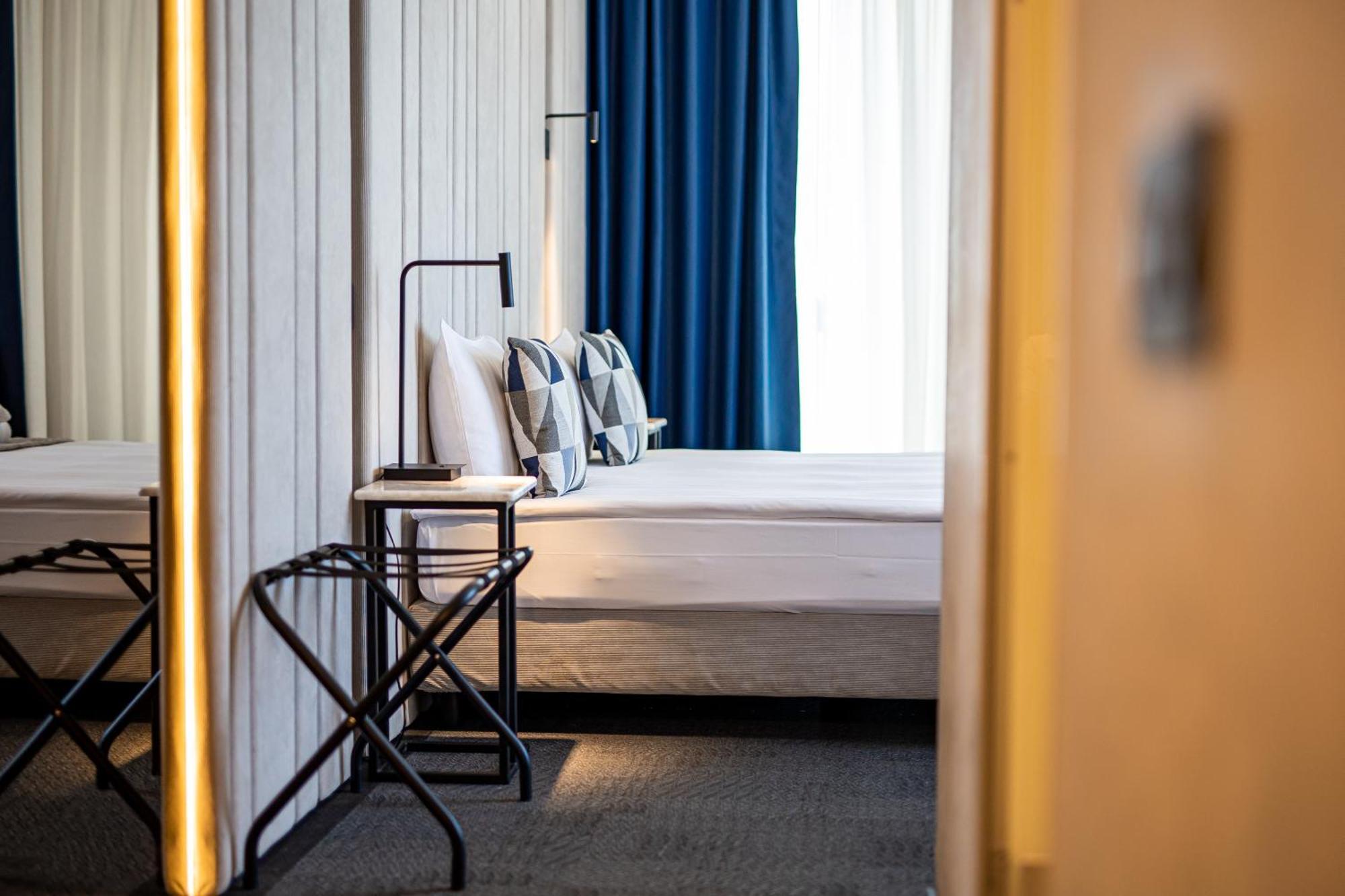 Union Plaza Hotel