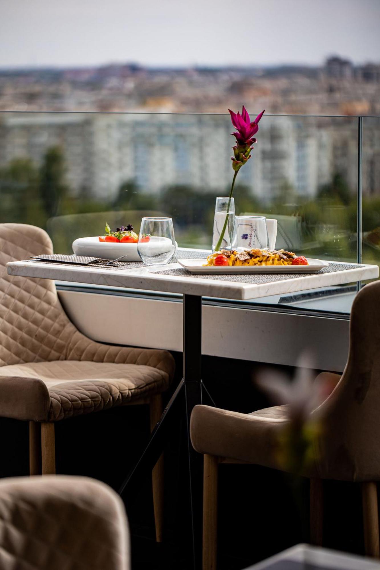 Hotel Union Plaza 4*